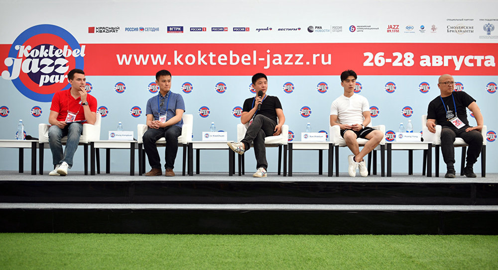 Музыканты джазового квартета Li Xiaochuan на пресс-конференции участников фестиваля Koktebel Jazz Party