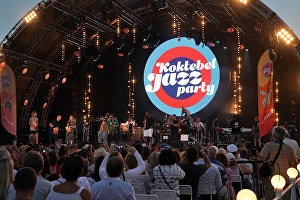 Музыкальный коллектив из США (новоорлеанский джаз/фанк) выступают на 16-м международном музыкальном фестивале Koktebel Jazz Party