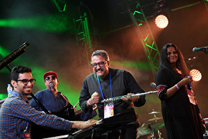 Участники индийского музыкального коллектива Rajeev raja combine во время выступления на 16-м международном музыкальном фестивале Koktebel Jazz Party
