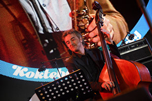 Участник International Jazz Ensemble Якова Окуня Стефано Сенни во время выступления на 16-м международном музыкальном фестивале Koktebel Jazz Party