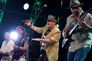 Группа Chet Men выступает на 16-м международном музыкальном фестивале Koktebel Jazz Party