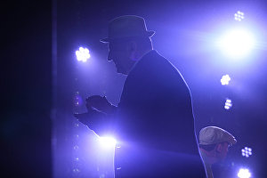 Музыкант Ваагн Айрапетян (Армения) выступает во время All Stars KJP Jam при участии биг-бэнда под управлением Сергея Головни на 16-м международном музыкальном фестивале Koktebel Jazz Party