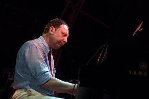 Музыкант Яков Окунь во время выступления на 17-м международном музыкальном фестивале Koktebel Jazz Party